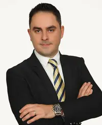 photo of Ali Mostofi-Maab