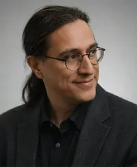photo of Christopher Bee