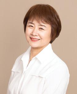 Debbie Yang