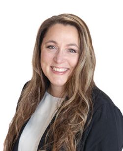 Profile photo of a State Farm Agent named: Michelle Moua