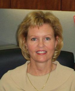 Profile photo of a State Farm Agent named: Eve Hamper