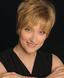 Insurance Agent Beth Travis in Creve Coeur MO – State Farm®