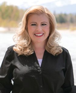 Profile photo of a State Farm Agent named: Darcy Hansen