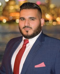 Profile photo of a State Farm Agent named: Kris Navarro