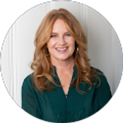 Profile photo of Laurie Mock Lucas