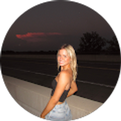 Profile photo of Hannah Peth