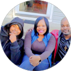 Profile photo of Lisa Sparks