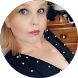 Profile photo of Sarah Cooper