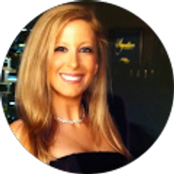 Profile photo of Laura Lynn