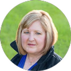 Profile photo of Lori Bellechasses