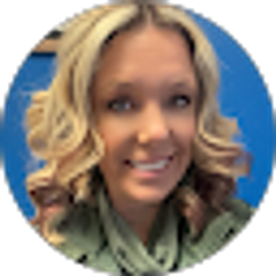 Profile photo of Mandi Devine (Mandi Devine)