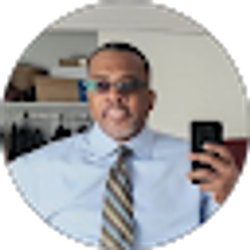 Profile photo of Kenneth Manns
