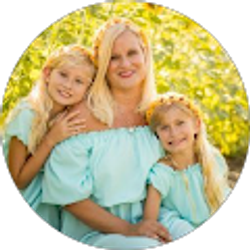 Profile photo of Holly Cahall