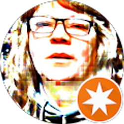 Profile photo of Terri Mosby TheUncoordinatedCrafter