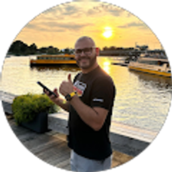 Profile photo of Julio Varela