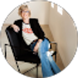Profile photo of Sarah Creal