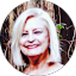 Profile photo of Caroline Jenne