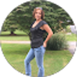 Profile photo of amanda moles