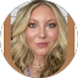 Profile photo of Mackenzie Van Eck