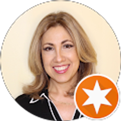 Profile photo of Kelly Lennon