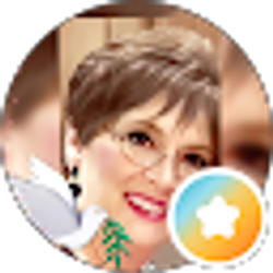 Profile photo of Julie Kahles
