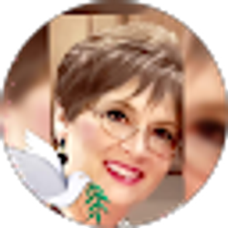 Profile photo of Julie Kahles