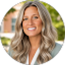 Profile photo of Alyse Urban