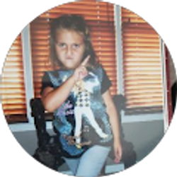 Profile photo of Bella DeMonica