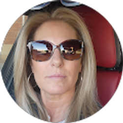 Profile photo of Dina Elliott