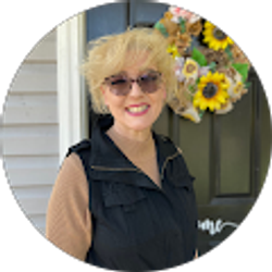 Profile photo of Noelle Sumsion