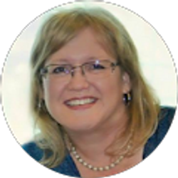 Profile photo of Shellie Smith