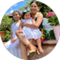 Profile photo of Iris Espinoza
