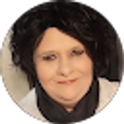 Profile photo of Amy Pitts