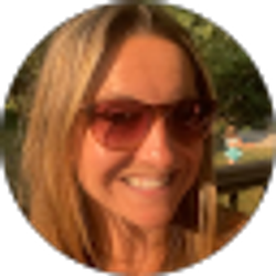 Profile photo of Vicki McAndrew