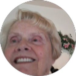 Profile photo of Rosie Pozy