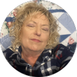 Profile photo of Suzanne Deuser