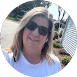 Profile photo of Lisa Fox