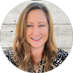 Profile photo of Liz Hastings