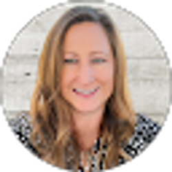 Profile photo of Liz Hastings