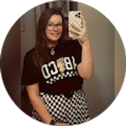 Profile photo of Chelsea Dennis