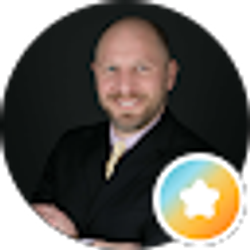 Profile photo of Ian Thomas