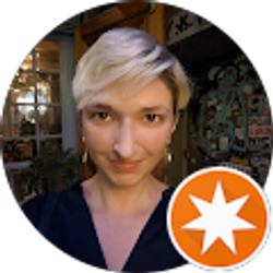 Profile photo of Amelia Warren