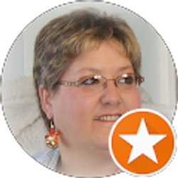 Profile photo of Stacie Combs