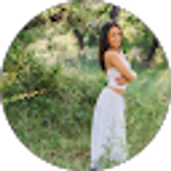 Profile photo of Courtney Jade