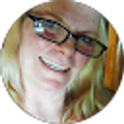 Profile photo of Holly Sindelar
