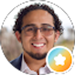 Profile photo of Luis Flores