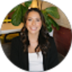 Profile photo of Kristen Dean