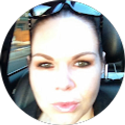 Profile photo of Dayna Connolly