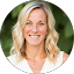 Profile photo of Lauren Kutscherousky