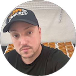 Profile photo of Leo Mejias